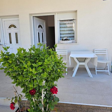 Apartmani Butigan-Tiha Luka ネウム エクステリア 写真