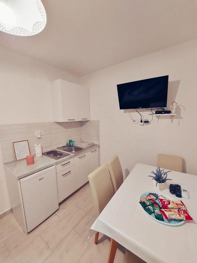 Apartmani Butigan-Tiha Luka ネウム エクステリア 写真
