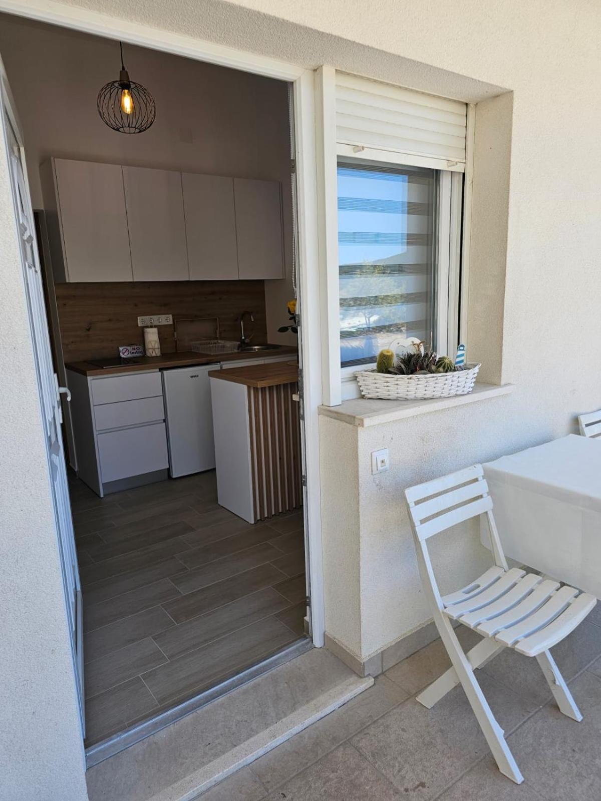 Apartmani Butigan-Tiha Luka ネウム エクステリア 写真